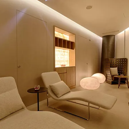 호텔 Maritim Plaza 티라나