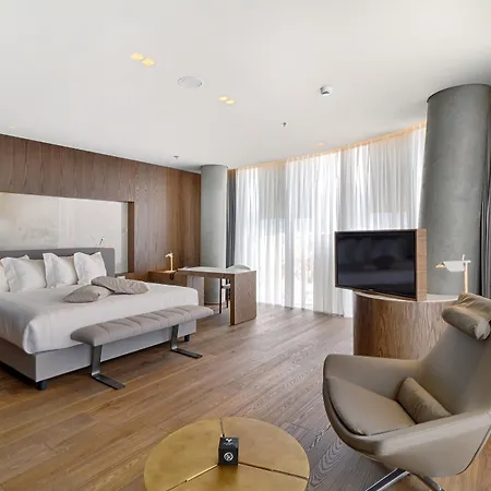 Maritim Plaza Hotel