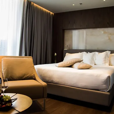 Maritim Plaza 5* Tirana