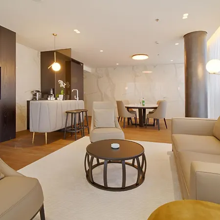 Maritim Plaza 5*