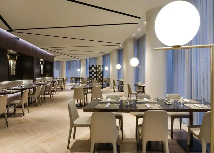 Maritim Plaza טיראנה