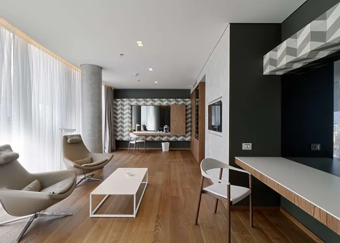 Hotel Maritim Plaza 5*