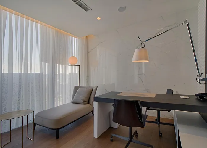 מלון Maritim Plaza 5*