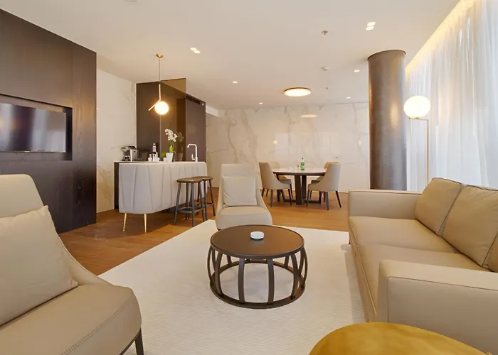 Maritim Plaza 5*