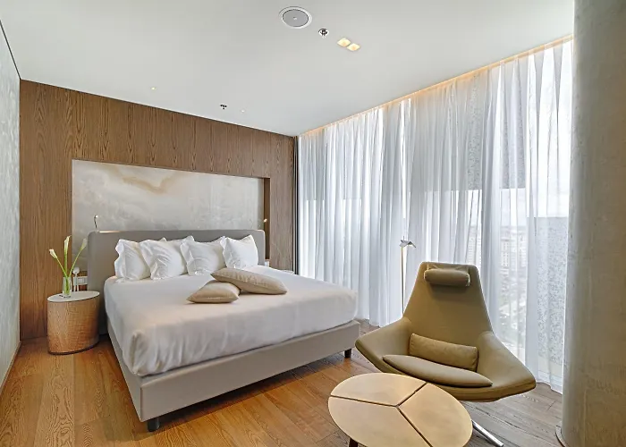 Maritim Plaza מלון 5*