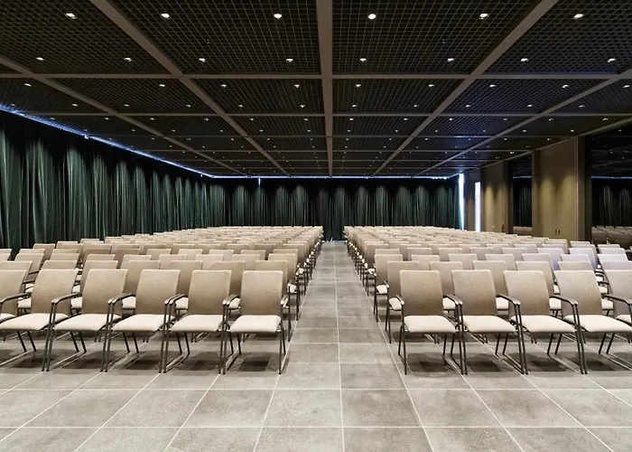 Maritim Plaza טיראנה
