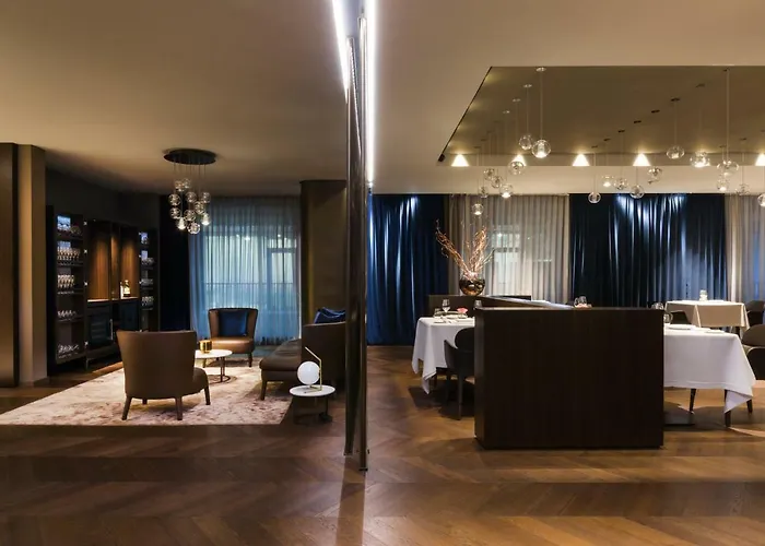 Maritim Plaza 5* טיראנה